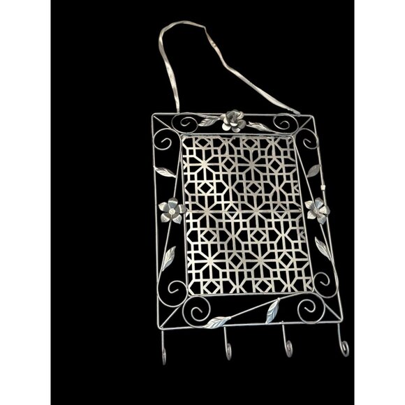 Decorative Floral Design Silver Metal Wall Hanging Jewelry Organizer With 4 Hook - Picture 8 of 13